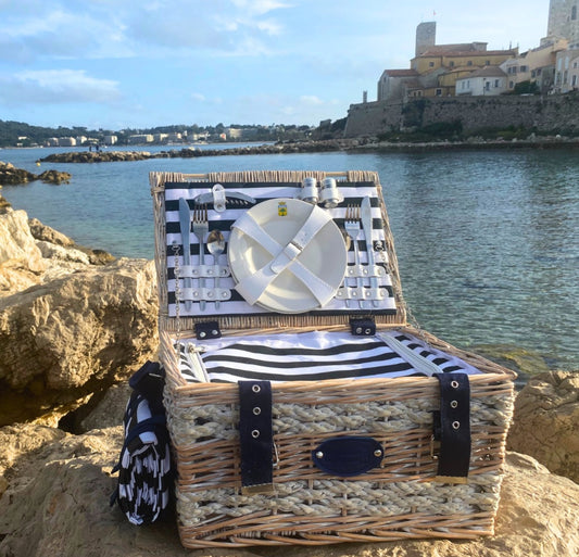 Marine picnic basket